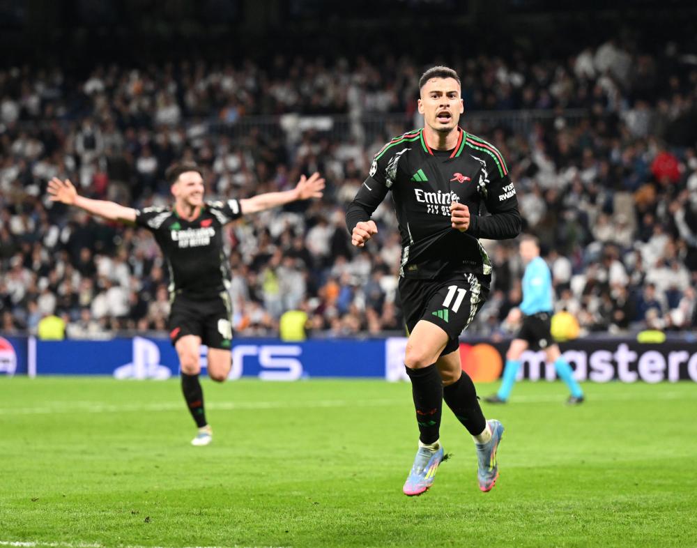 屈居亚军 屈居亚军